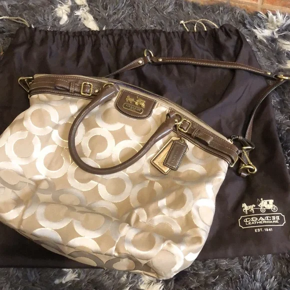 Coach Bag - Picture 10 of 11